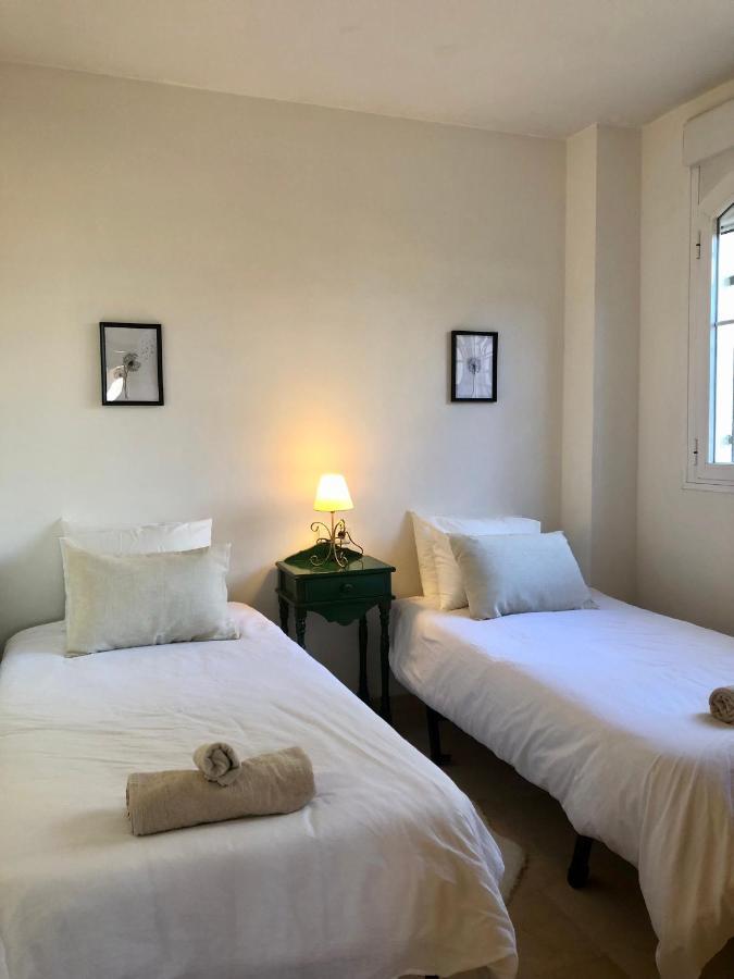 Ellie'S Hus 2 Apartment เบนัลมาเดนา ภายนอก รูปภาพ